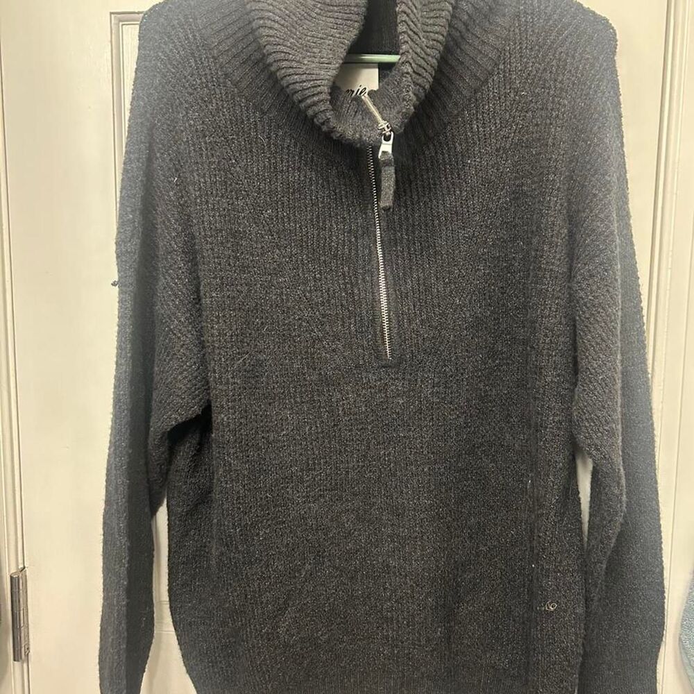 Aerie Women's Grey and Black Jumper
